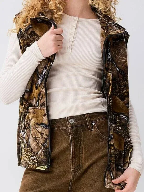 NWT Camo pattern fleece vest - Picture 2 of 3